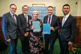 Dr Scott Arthur MP, Richard Davidson, Chief Executive of Sarcoma UK, Nicola Crowson, Patient Advocate, Wes Streeting, Health Secretary and Professor Anant Desai, Chair of the British Sarcoma Group