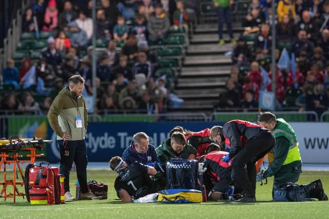 Warriors' Rory Darge is forced off with an injury. (Photo by Ross Parker / SNS Group)