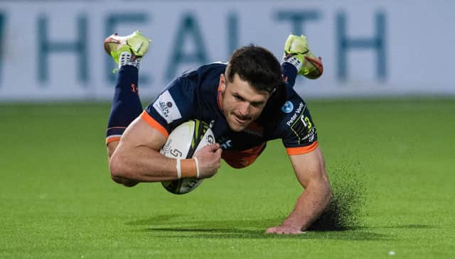 Edinburgh's Blair Kinghorn scored a superb first half try. (Photo by Ross Parker / SNS Group)