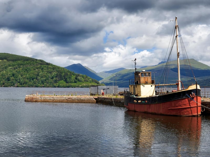 This beautiful sea loch is situated on the west coast of Argyll and Bute. Tarbert Loch Fyne is also a picturesque village known as “the gateway to the beautiful peninsula of Kintyre”.