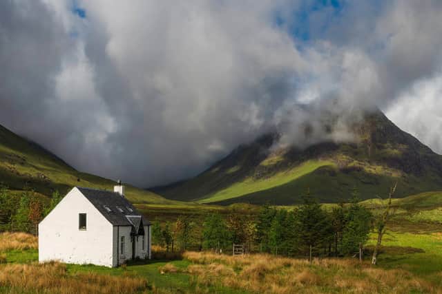 A new report shows Scotland is leading the UK when it comes to uptake of domestic renewable schemes, with installations particularly high in remote parts of the country which are off the main gas grid