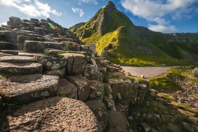 Coach journeys with a difference – discover comfortable travel, quality hotels and incredible sights from Dublin to Dingle; Galway to the Giant’s Causeway © Tourism Ireland