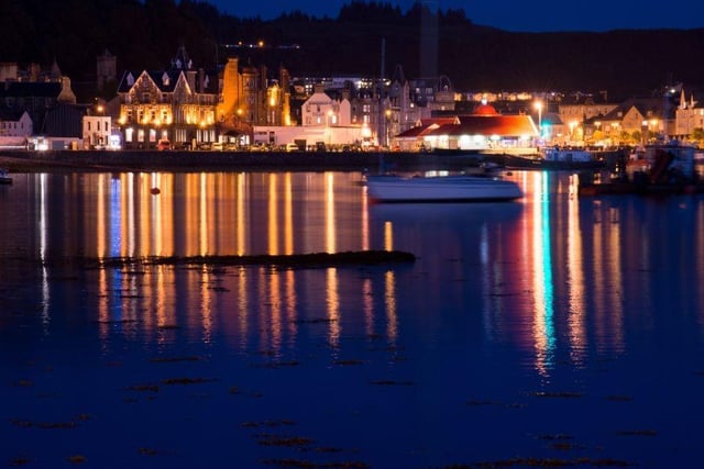 Very popular with tourists, the resort town of Oban sits within the Argyll and Bute council area of Scotland. Despite being small in size, it is the largest town between Helensburgh and Fort William.