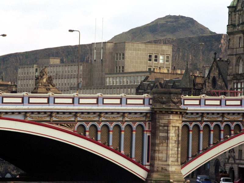 Edinburgh's North Bridge was renovated and painted blue and red in November 1990.