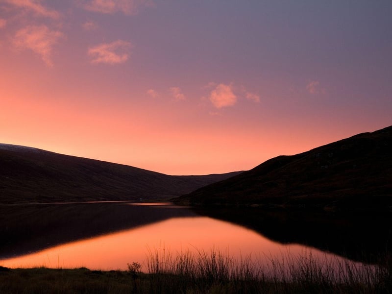 The largest loch in Sutherland, in the North West Highlands, Loch Shin has a surface area of 22.5 square kilometres. In the 1950s the construction of a dam as part of a hydro-electric scheme raised the level of the loch by around nine metres.