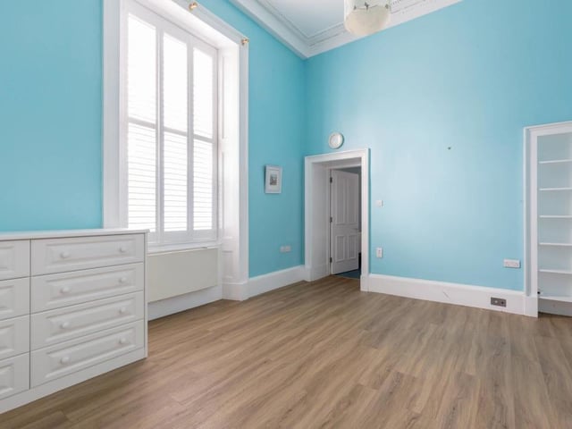 Principal bedroom.