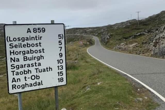 Tha a’ Ghàidhlig air crìonadh anns na coimhearsnachdan tradiseanta