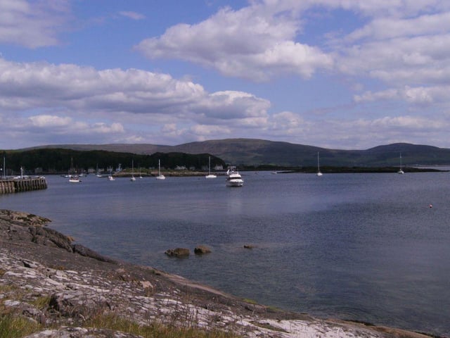 It may only be 4 kilometres long and 2 kilometres wide, but Great Cumbrae just squeezes into the top 10 most populous Scottish islands. Located in the Firth of Clyde and a popular destination for daytrippers from the mainland, 1,376 call it home. Most live in the seaside town of Millport.