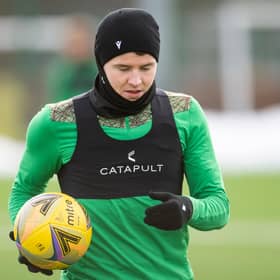 Kevin Nisbet trained with Hibs this morning despite submitting a transfer request. Photo by Mark Scates / SNS Group