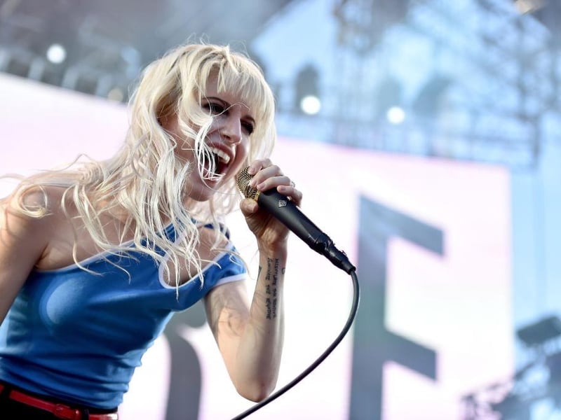 One of their newest singles, Hayley blasted out Running Out Of Time from new album This Is Why.