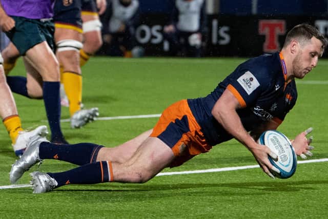 Edinbrugh's Mark Bennett scores a late try. (Photo by Ross Parker / SNS Group)