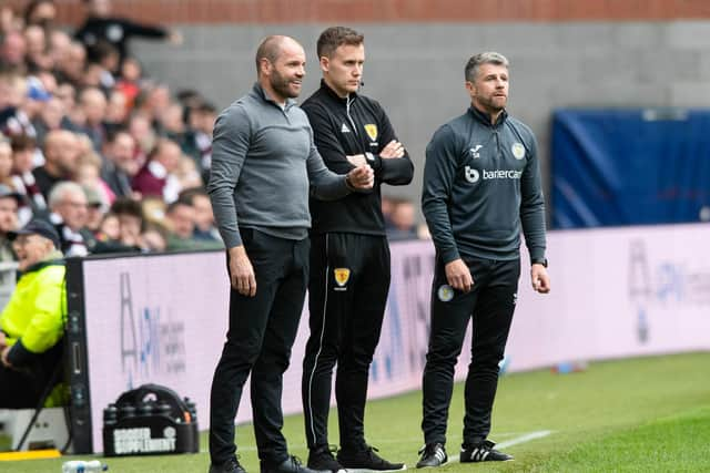 Hearts boss Robbie Neilson and St Mirren manager Stephen Robinson.  (Photo by Mark Scates / SNS Group)