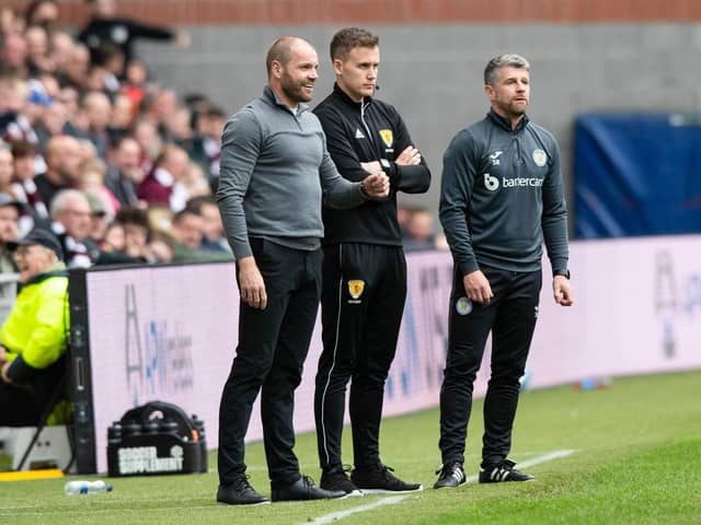 Hearts boss Robbie Neilson and St Mirren manager Stephen Robinson.  (Photo by Mark Scates / SNS Group)