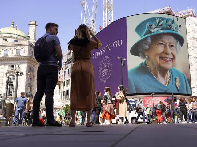A screen in Piccadilly Circus as it displays a 7 day countdown to the Queen's Platinum Jubilee.