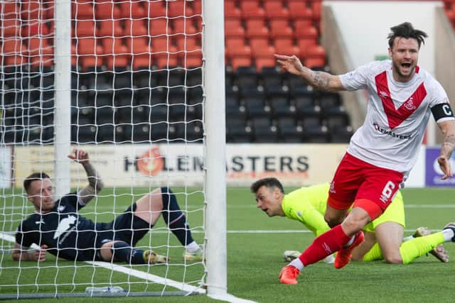 Callum Fordyce was on target as Airdrieonians won 6-2 against Falkirk.