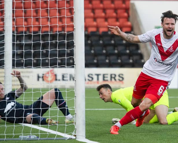 Callum Fordyce was on target as Airdrieonians won 6-2 against Falkirk.
