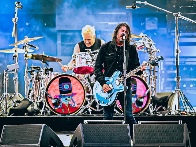 Foo Fighters on stage