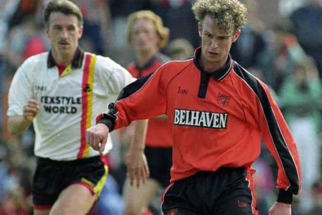 Michael O'Neill in action for Dundee Utd in 1993.