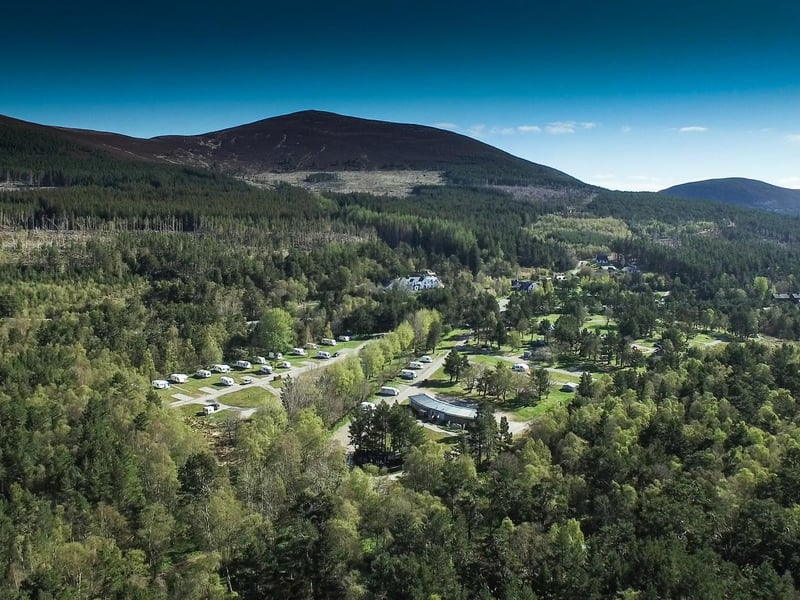 Set in the Cairngorms National Park, the Glenmore Camping in the Forest site offers dramatic mountain views in a tranquil woodland setting, with the bonus of direct acccess to the beaches of Loch Morlich.