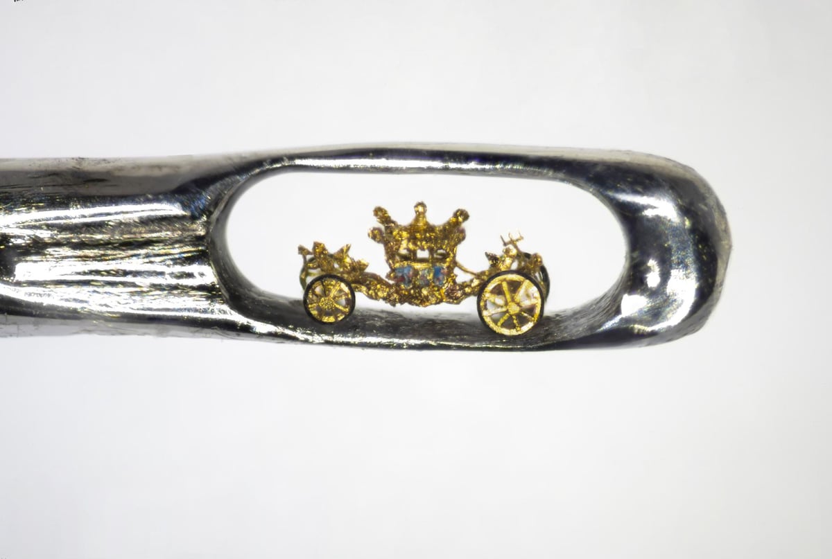 The world's tiniest royal coach - perfect for a miniature Platinum Jubilee celebration