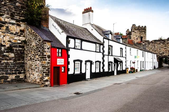 Built some time in the 16th century, the Quay House in Conwy is the smallest house in Great Britain. With less than six square metres of floor space and low ceilings, the house must have posed some difficulties for its last full-time resident, 6ft 3 fisherman Robert Jones, who the council had to evict in 1900 after they declared the house unfit for human habitation.