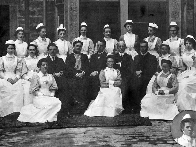 This group portrait show some of the nursing and medical staff at the Lauriston Place hospital in 1904