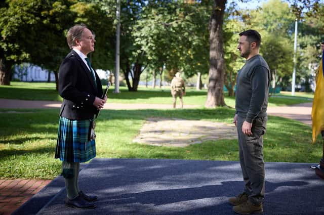 The UK's new ambassador for Ukraine Martin Harris (left) wearing a kilt for his first meeting with President Vlodymyr Zelensky.  Photo: Office of the President of Ukraine/PA Wire