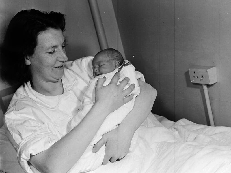 New Year baby - Mrs Palasuik and baby Adrian - 1st baby of 1963 and Evening Dispatch winner