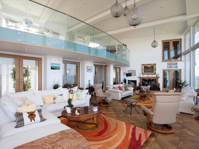 Lounge.