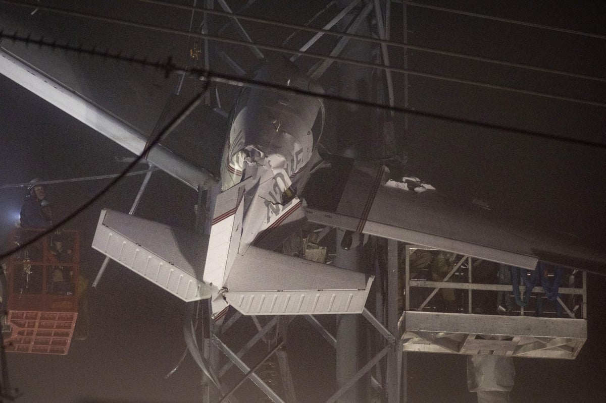 Remarkable images show rescue efforts to save passengers aboard plane that crashed into power lines in Maryland