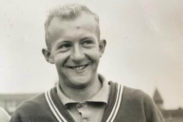 Bill Bunton, a top Scottish player in the 1950s and 1960s, has passed away.