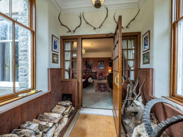 The house was formerly a shooting lodges on Glenlivet Estate, which formed part of the Gordon Castle Estate of the Dukes of Richmond and Gordon.