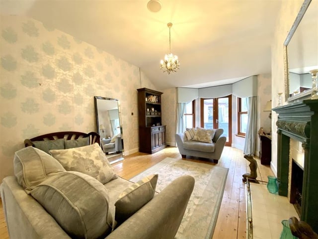 Sitting room.