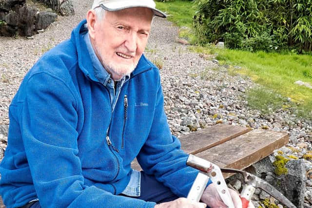 Dr Hamish MacInnes
