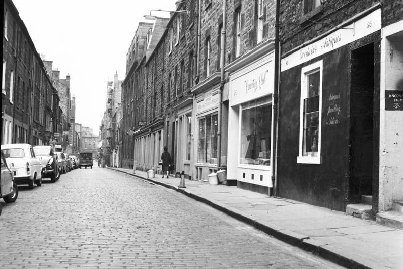 Rose Street is named after the national flower of England - a pro-union decision by city planners to complement nearby Thistle Street, named after Scotland's equivalent.