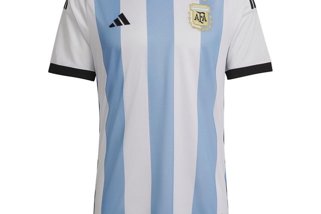A stonewall classic worn by some of the world's greatest ever players such as Diego Maradona and Lionel Messi.