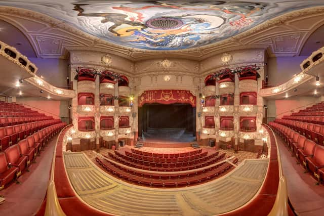 The King's Theatre can be toured in 360 degrees from top to bottom.