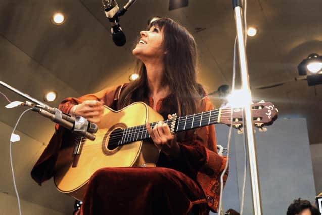 Melanie Safka performs on stage at Crystal Palace, London, 3rd June 1972. (Photo by Michael Putland/Getty Images) 