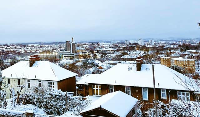 Overnight snowfall in Kelvindale, Glasgow.