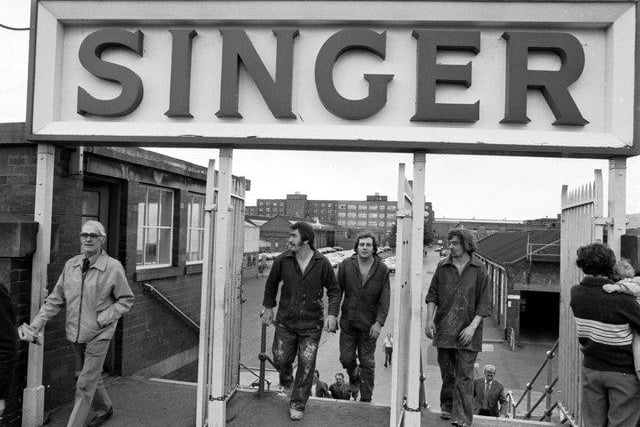 Workers leaving the Singer sewing machine factory in Clydebank, a major employer in the Greater Glasgow region, which finally closed down in 1980