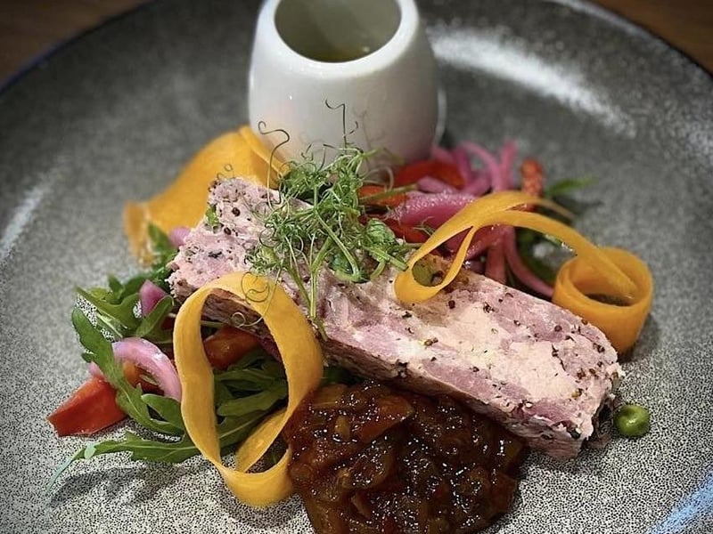 Based at 20 Allan Park, this pub & restaurant is one of Stirling's top rated eateries, serving British and Scottish including an "excellent" Sunday roast.