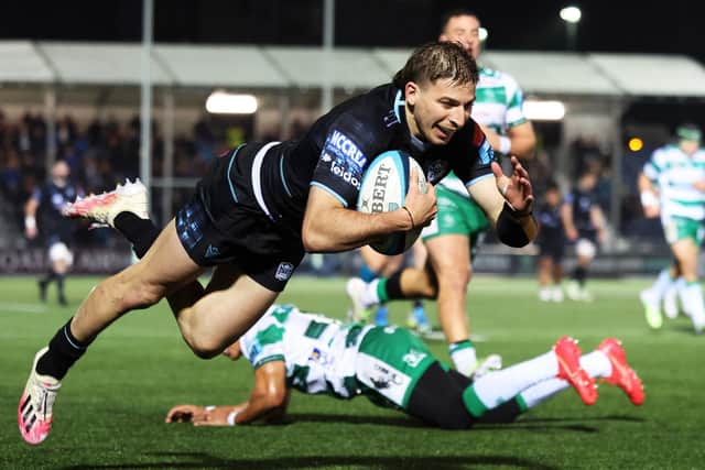 Glasgow Warriors Sebastián Cancelliere scores his side's third try of the win over Benetton. (Photo by Ross MacDonald / SNS Group)