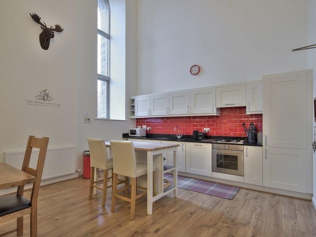 Kitchen / dining area.