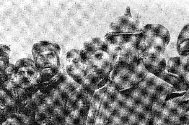 The Christmas truce between British and German troops on the Western Front lasted into January in some places (Picture: Hulton Archive/Getty Images)