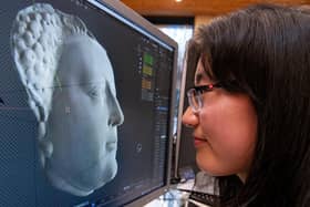 Yueqian Wang face to face with digital 3D model of Mary Queen of Scots' death mask