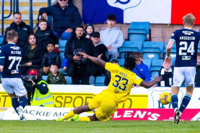 Niall McGinn put Dundee ahead against Hibs with this early strike.