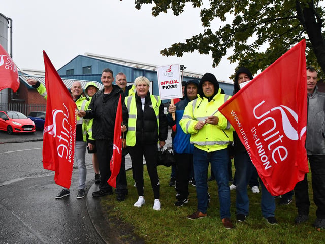 Falkirk Council refuse workers strike started today August 24. Refuse collectors, street cleansing teams and recycling centre workers who are members of Unite plan eight days of strike action.