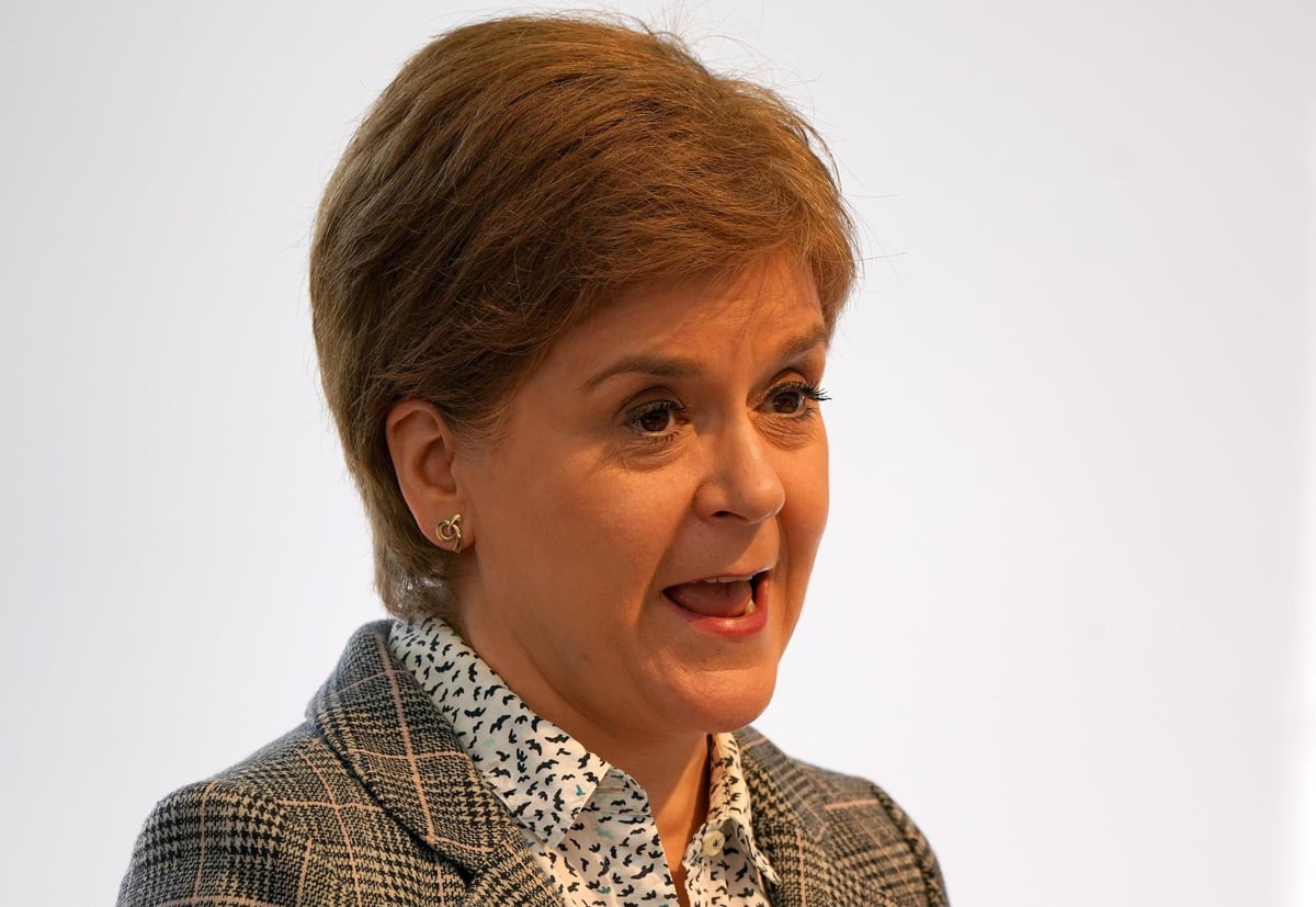 Scottish independence: Academic labels independence democracy paper 'utterly fanciful' and 'dismal'