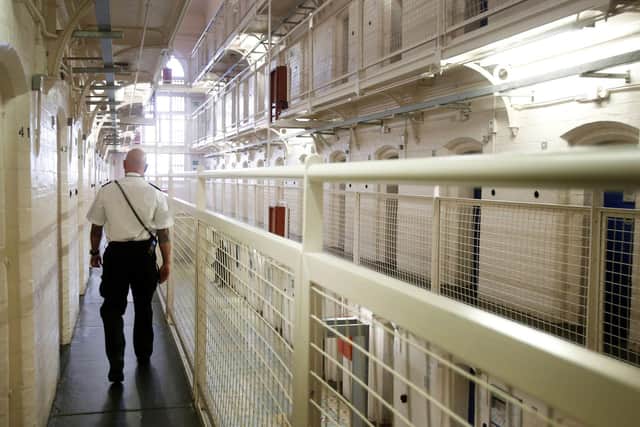 Hundreds of prisoners are to be released early to ease overcrowding.