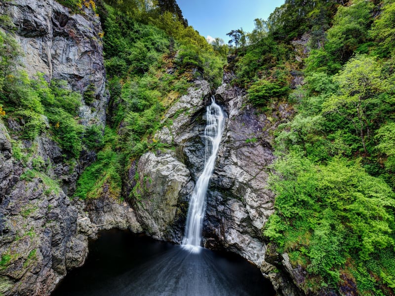 This is one of the prettiest falls in the Highlands. Robert Burns wrote a poem about the “roaring Foyers” which are 165 feet high. It's a short but spectacular steep walk downwards to the gorge and there are several viewing points. You can continue down the walk to the shores of Loch Ness. There's a handy shop and Waterfall Cafe at the top of the walk by the car park.